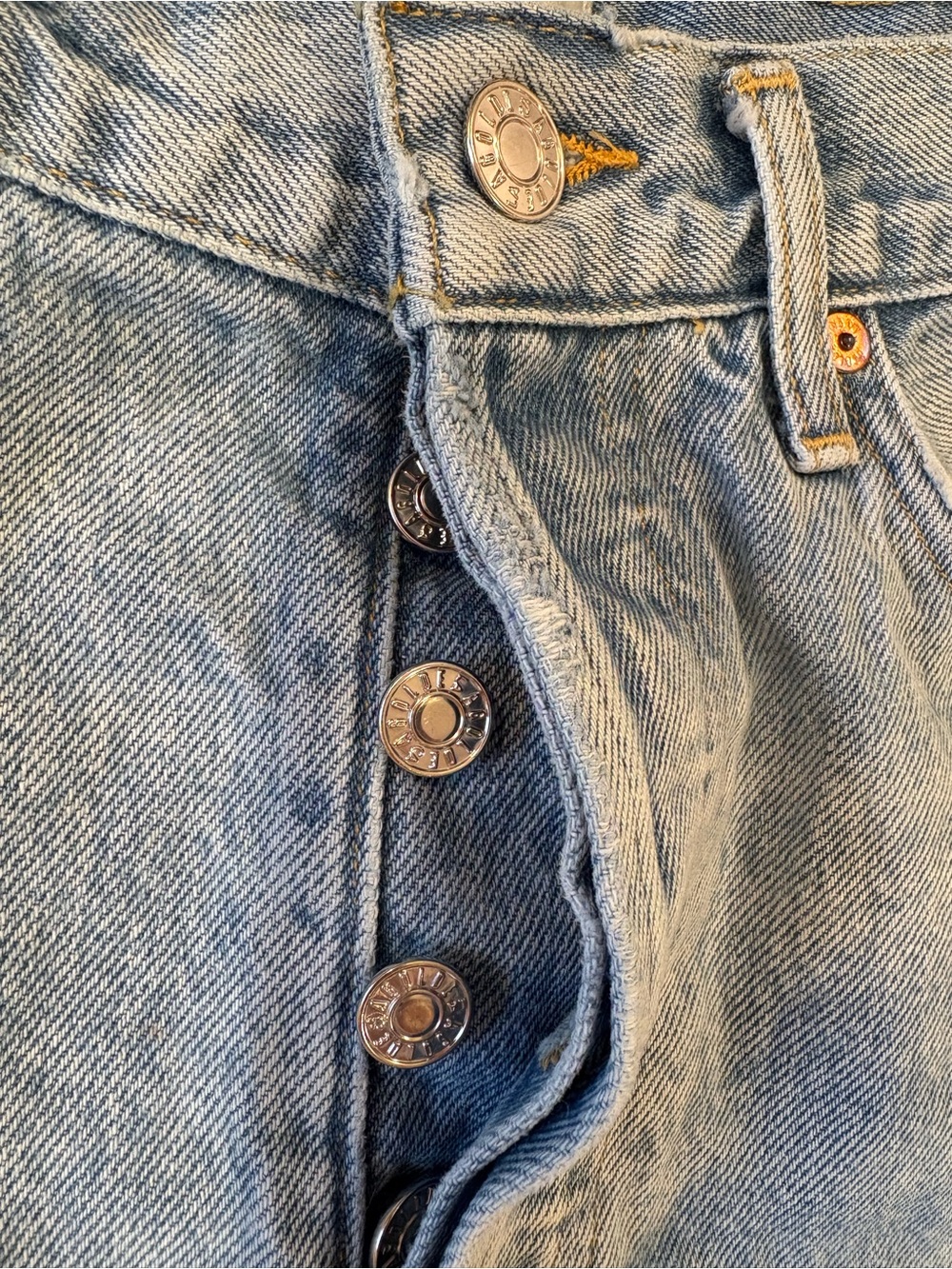 AGOLDE Parker Distressed Denim Cut Off Shorts Size 26 Light Wash - Picture 2 of 8